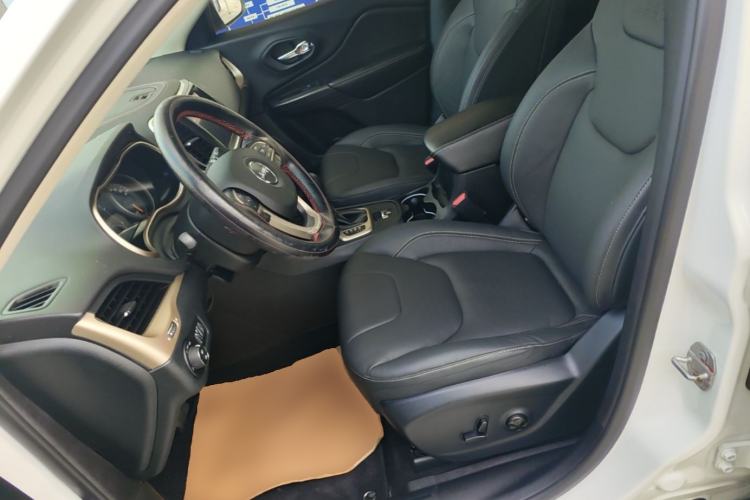 Used Jeep Cherokee 2016 2.4L Leading Edition Left Front Seat