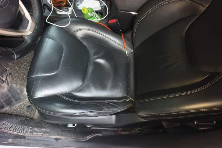 Used Jeep Cherokee 2016 2.0L Superior Edition Left Front Seat