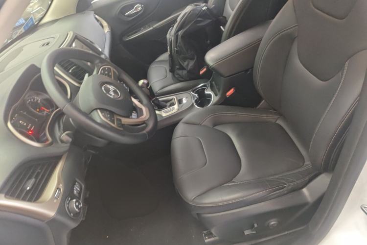 Used Jeep Cherokee 2016 2.4L Leading Edition Left Front Seat