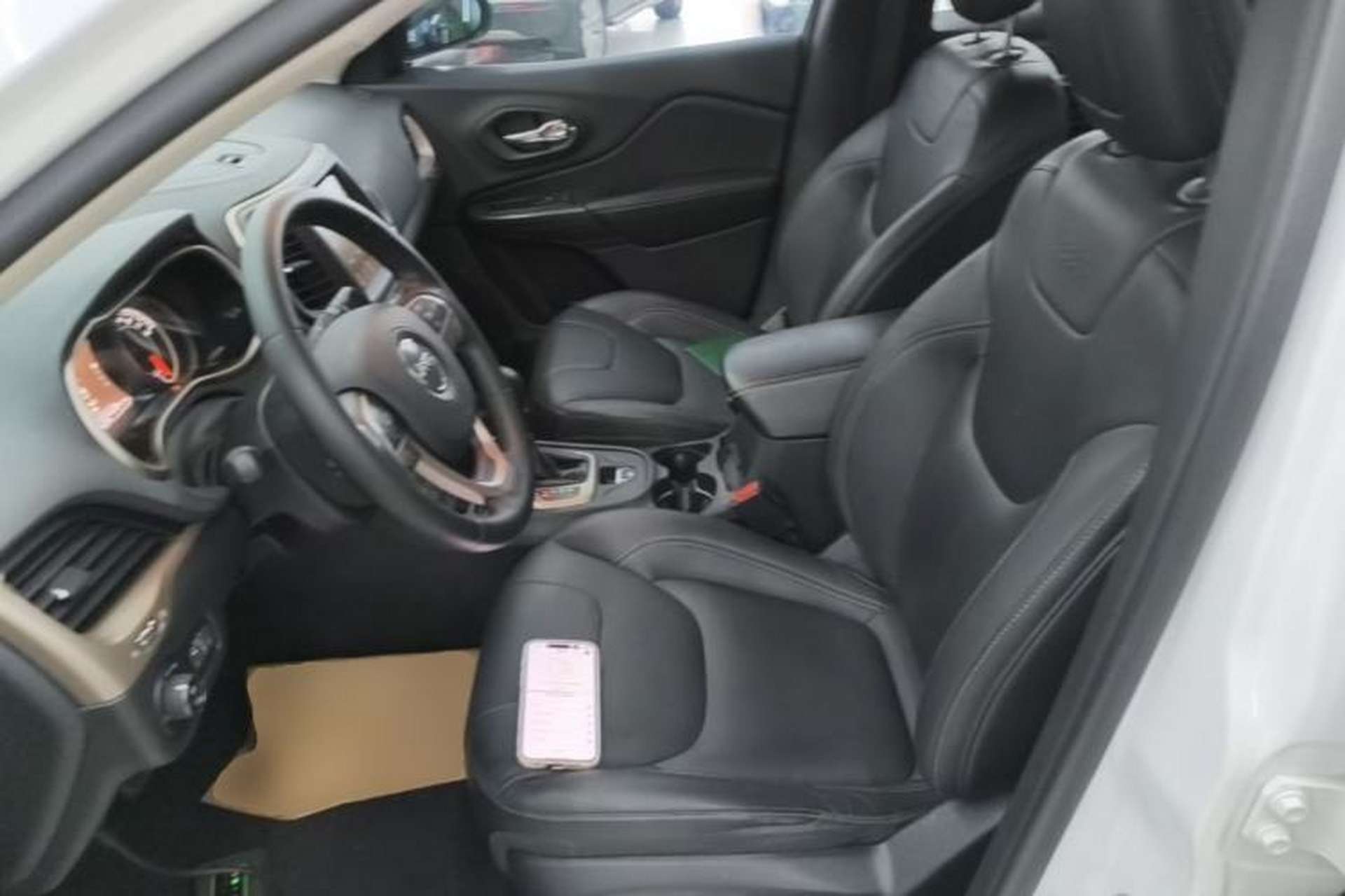 Used Jeep Cherokee 2016 2.0L Superior Edition Left Front Seat