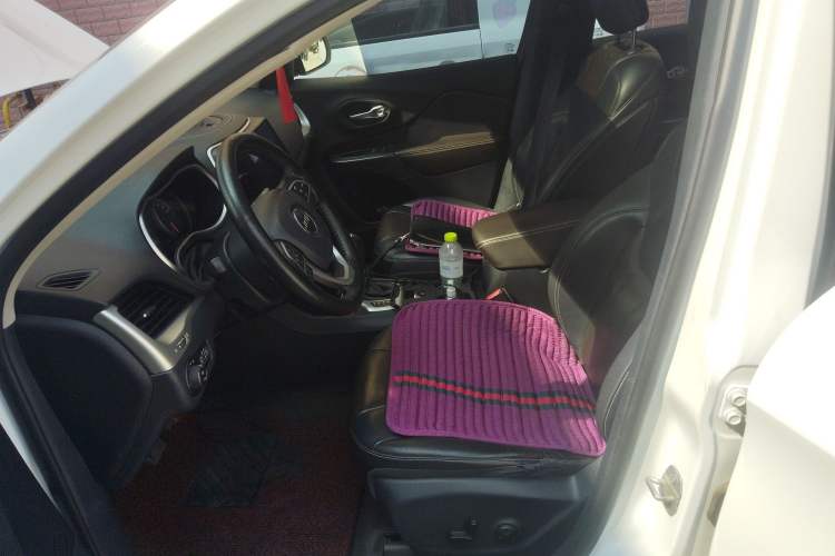 Used Jeep Cherokee 2016 2.4L Leading Edition Left Front Seat
