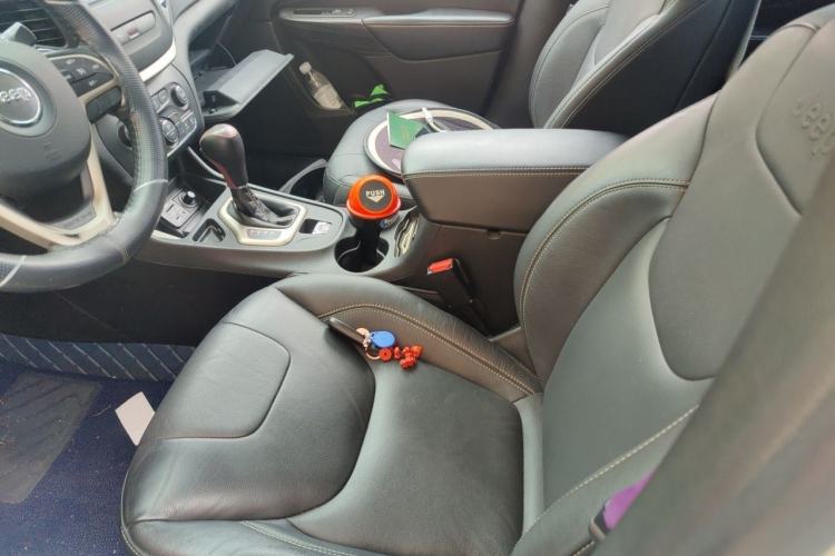 Used Jeep Cherokee 2016 2.4L Leading Edition Left Front Seat