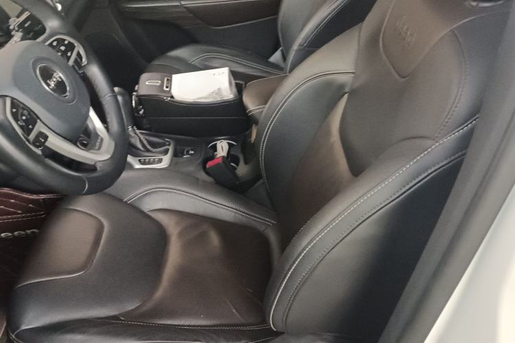 Used Jeep Cherokee 2016 2.4L Professional Edition Left Front Seat