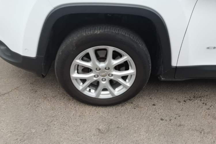 Used Jeep Cherokee 2016 2.4L Leading Edition Left Front Wheel Hub