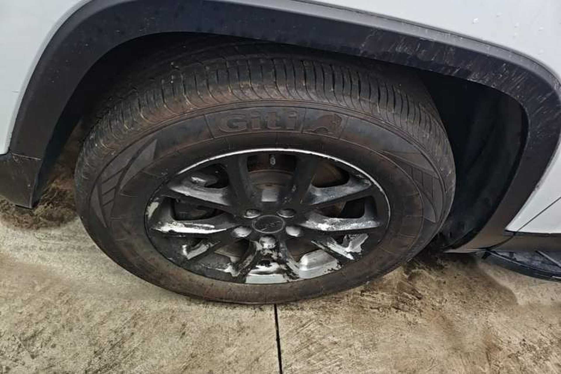 Used Jeep Cherokee 2016 2.4L Professional Smart Version Left Front Wheel Hub