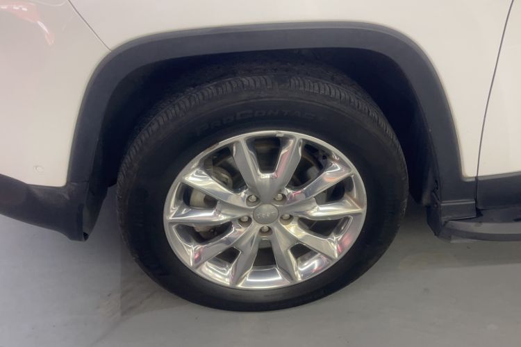 Used Jeep Cherokee 2016 2.4L Superior Edition Left Front Wheel Hub
