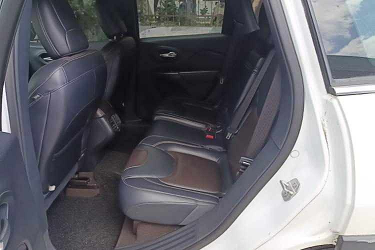 Used Jeep Cherokee 2016 2.4L Leading Edition Left Rear Seat