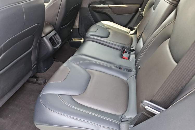 Used Jeep Cherokee 2016 2.4L Leading Edition Left Rear Seat