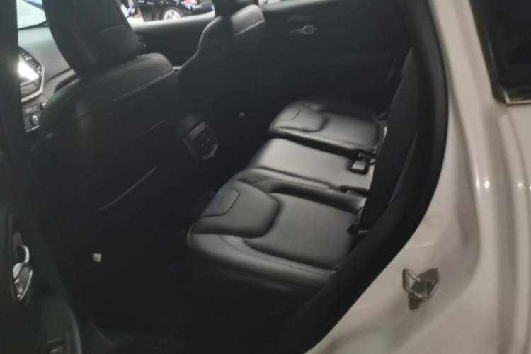 Used Jeep Cherokee 2016 2.4L Professional Edition Left Rear Seat