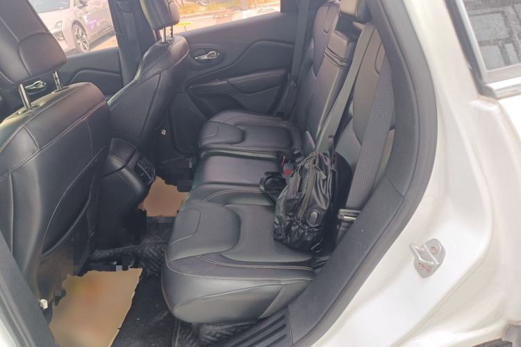 Used Jeep Cherokee 2016 2.0L Superior Edition Left Rear Seat