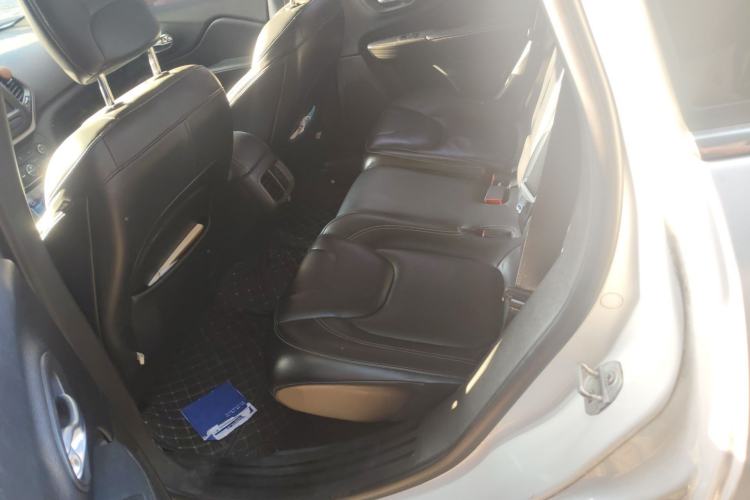 Used Jeep Cherokee 2016 2.0L Superior Edition Left Rear Seat