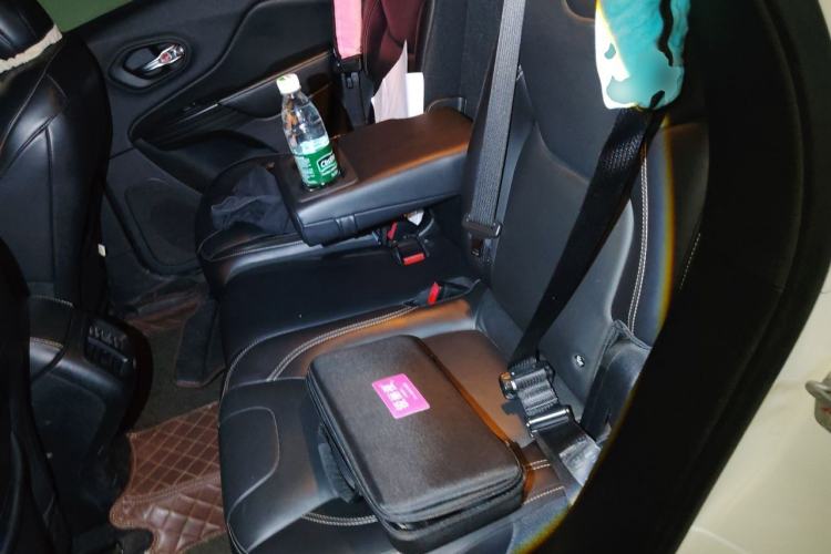 Used Jeep Cherokee 2016 2.4L Leading Edition Left Rear Seat