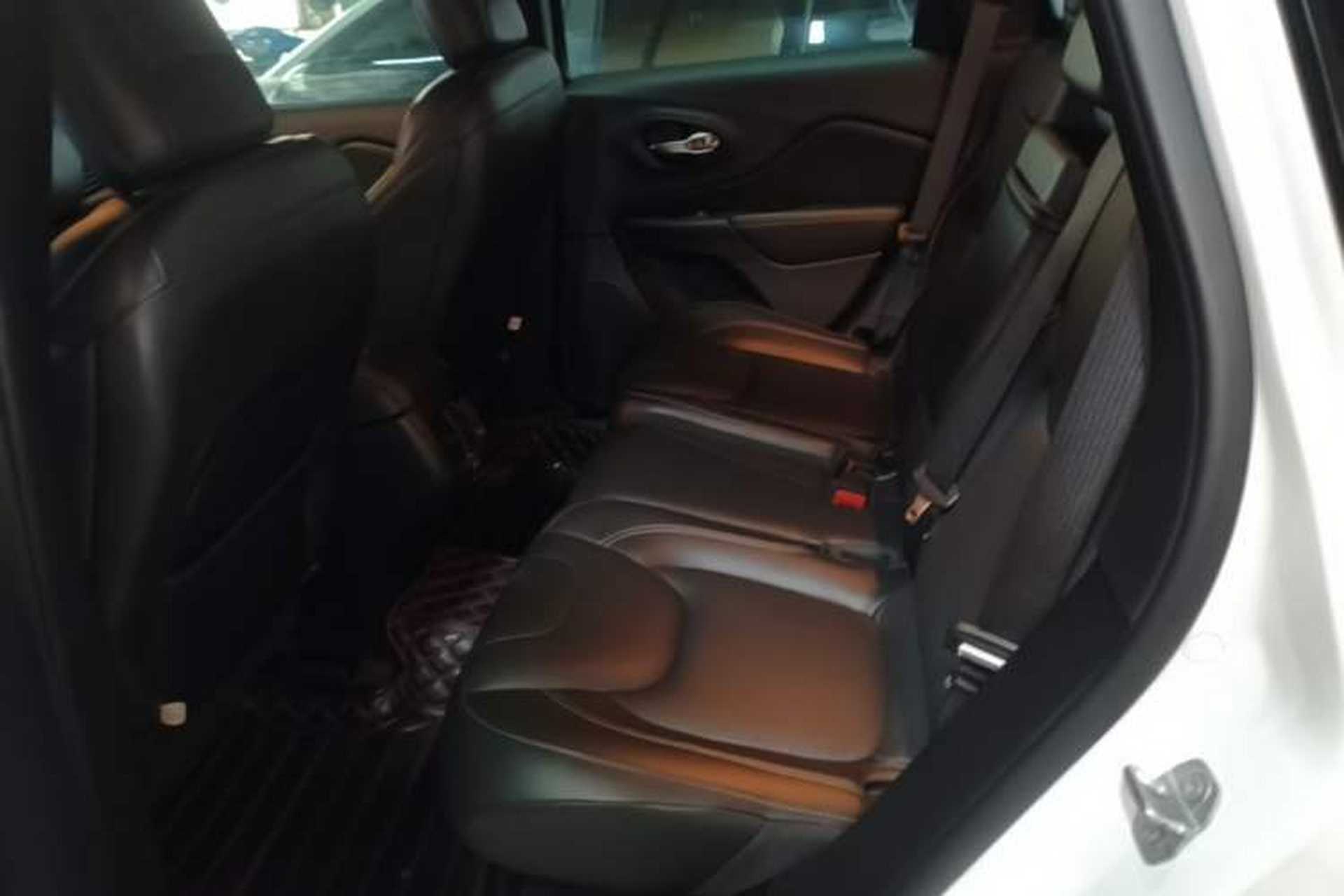 Used Jeep Cherokee 2016 2.4L Professional Edition Left Rear Seat