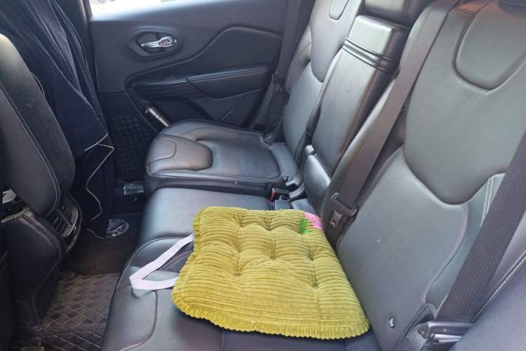 Used Jeep Cherokee 2016 2.4L Leading Edition Left Rear Seat