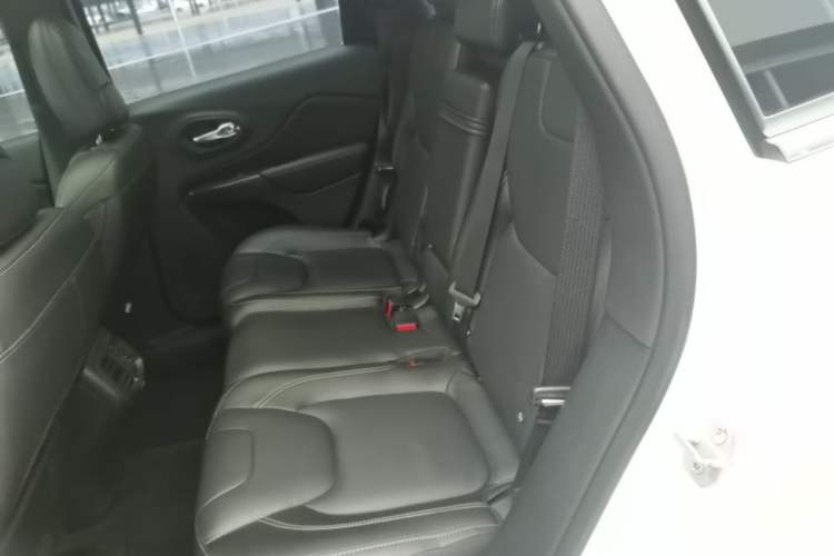 Used Jeep Cherokee 2016 2.4L Leading Edition Left Rear Seat