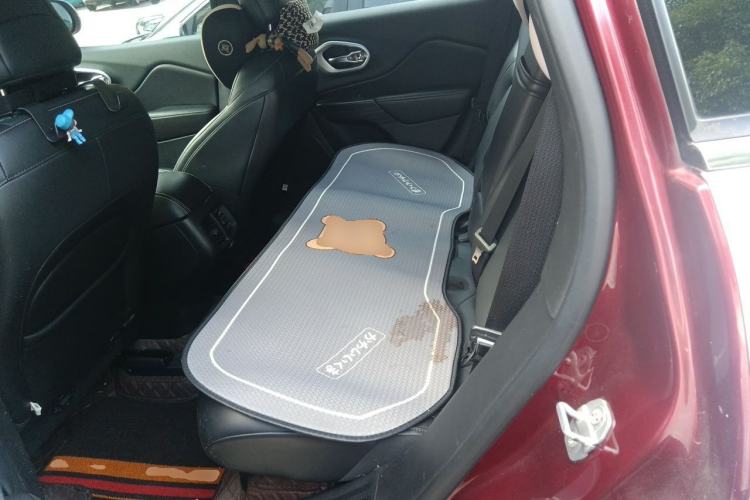 Used Jeep Cherokee 2016 2.4L Leading Smart Version Left Rear Seat