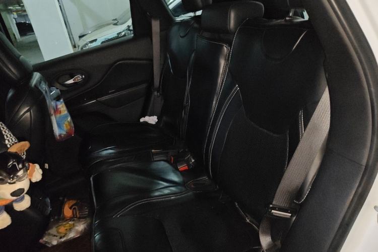 Used Jeep Cherokee 2016 2.0L Superior Edition Left Rear Seat