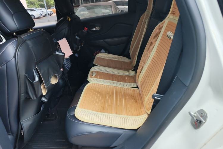 Used Jeep Cherokee 2016 2.4L All-in-One Edition Left Rear Seat