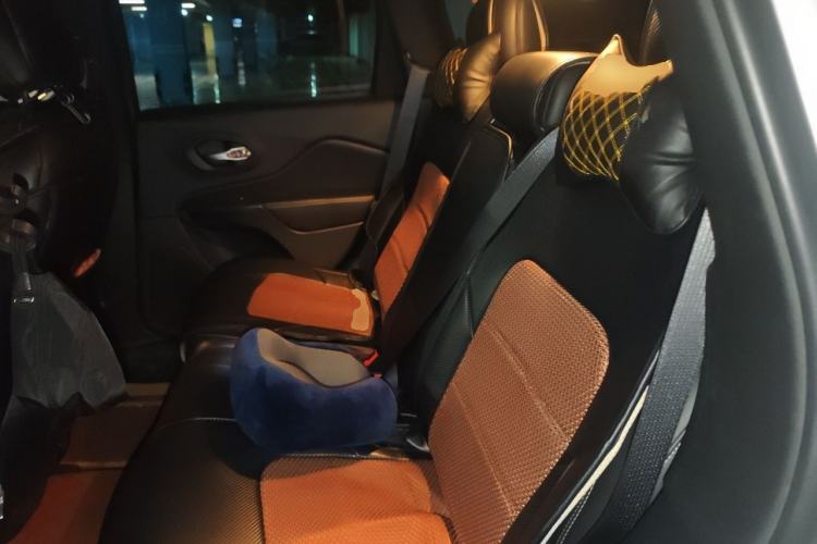 Used Jeep Cherokee 2016 2.4L Superior Edition Left Rear Seat