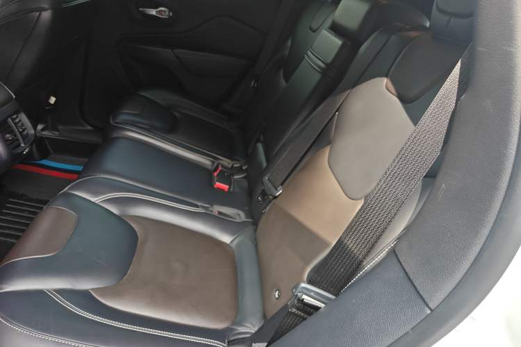 Used Jeep Cherokee 2016 2.4L Leading Edition Left Rear Seat