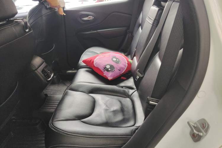 Used Jeep Cherokee 2016 2.0L Smart Version Left Rear Seat