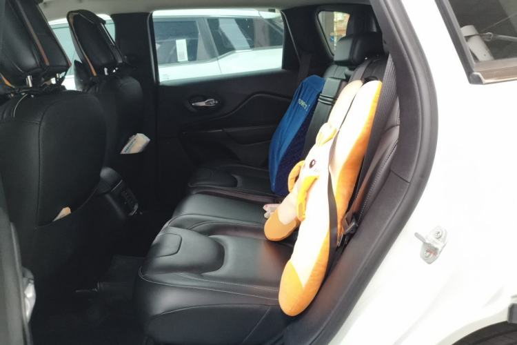 Used Jeep Cherokee 2016 2.4L Professional Edition Left Rear Seat