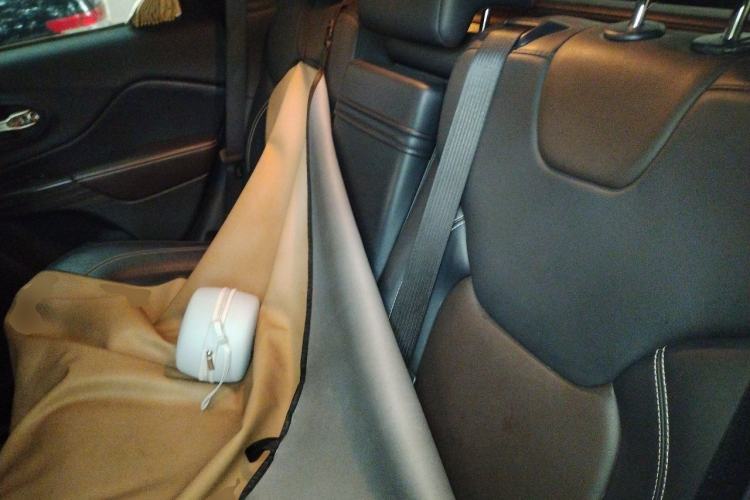 Used Jeep Cherokee 2016 2.4L Professional Edition Left Rear Seat