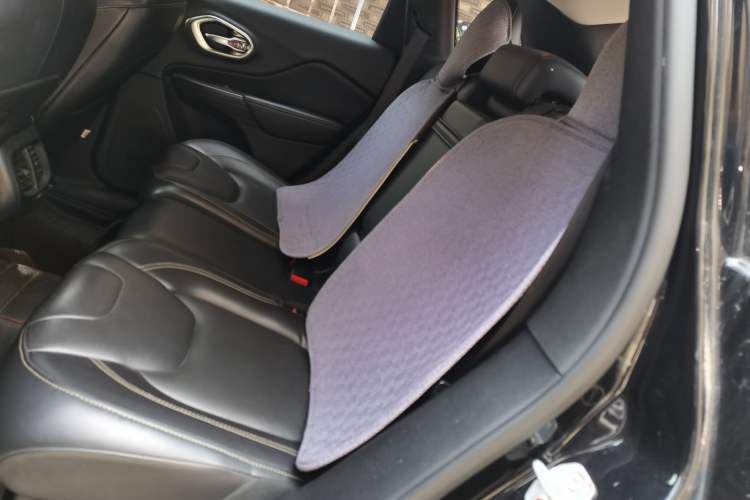Used Jeep Cherokee 2016 2.4L Professional Smart Version Left Rear Seat