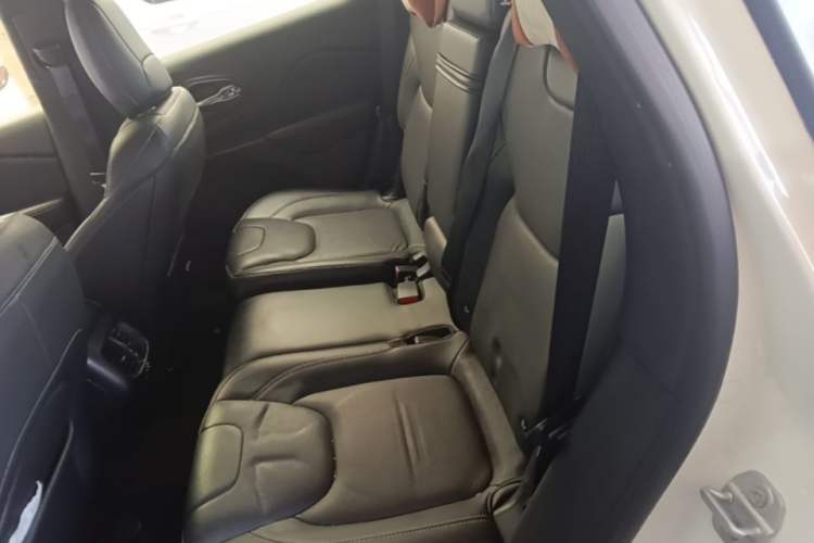 Used Jeep Cherokee 2016 2.4L Professional Edition Left Rear Seat