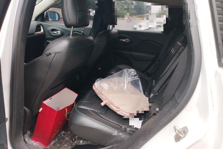 Used Jeep Cherokee 2016 2.0L Superior Edition Left Rear Seat