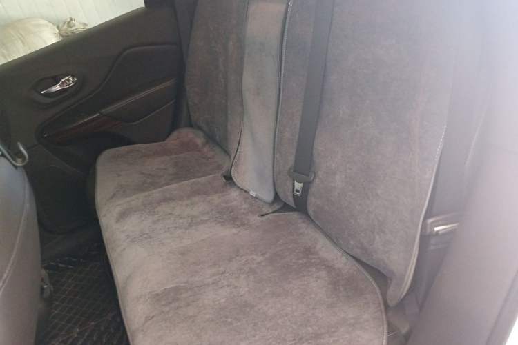 Used Jeep Cherokee 2016 2.0L Superior Edition Left Rear Seat