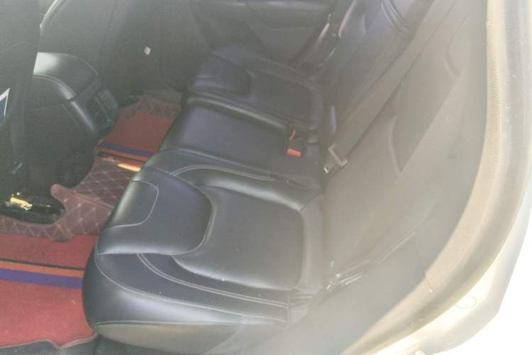 Used Jeep Cherokee 2016 2.0L Superior Edition Left Rear Seat