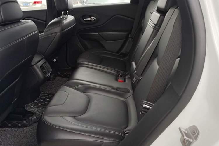 Used Jeep Cherokee 2016 2.4L Professional Smart Version Left Rear Seat