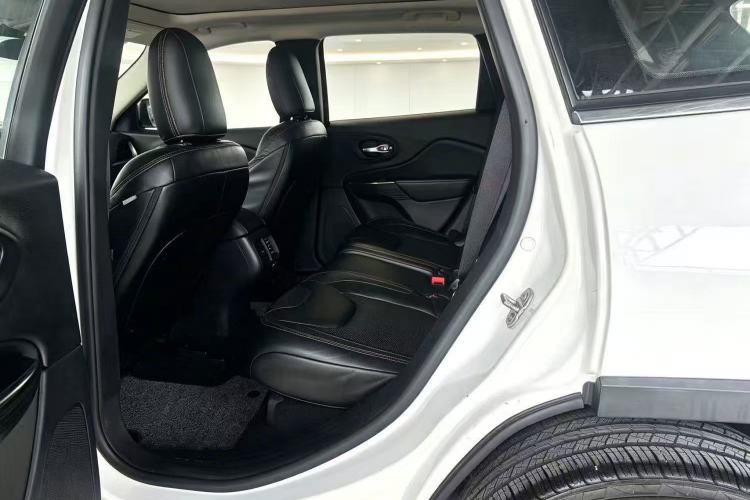 Used Jeep Cherokee 2016 2.0L Leading Edition Left Rear Seat