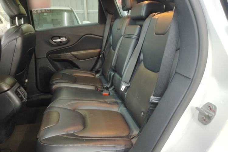 Used Jeep Cherokee 2016 2.4L Leading Edition Left Rear Seat