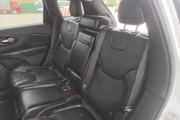 Used Jeep Cherokee 2016 2.4L Superior Edition Left Rear Seat