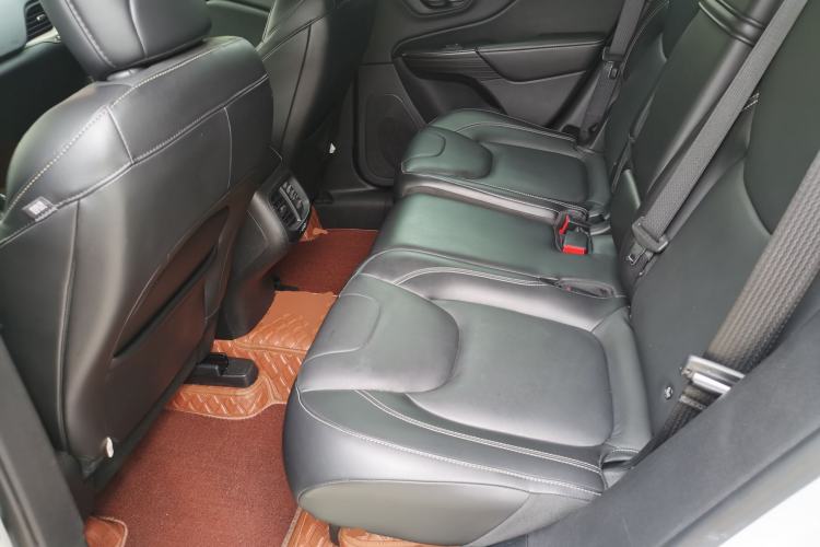 Used Jeep Cherokee 2016 2.0L Superior Edition Left Rear Seat