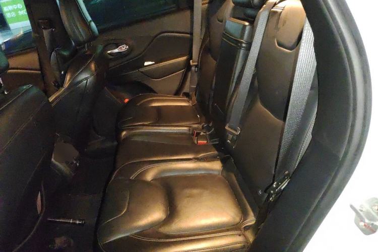 Used Jeep Cherokee 2016 2.0L Superior Edition Left Rear Seat