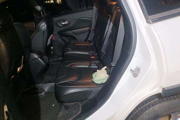 Used Jeep Cherokee 2016 2.0L Superior Edition Left Rear Seat