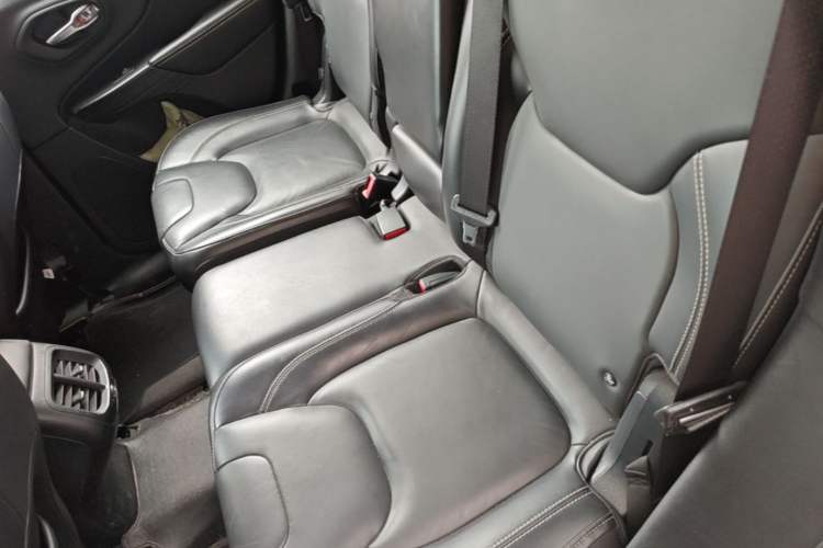 Used Jeep Cherokee 2016 2.0L Superior Edition Left Rear Seat