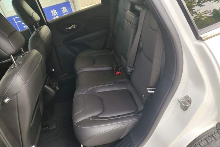 Used Jeep Cherokee 2016 2.4L Leading Edition Left Rear Seat