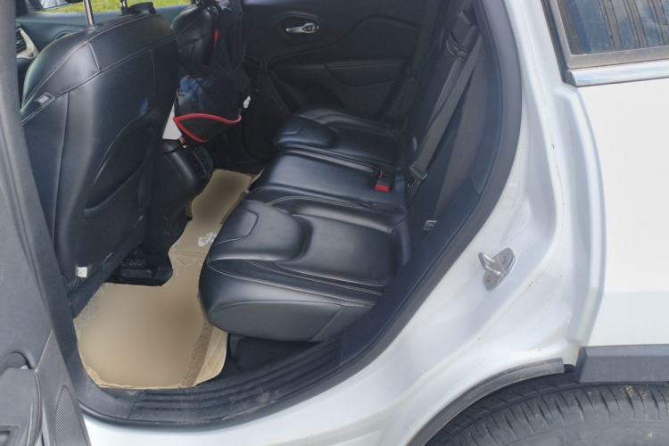 Used Jeep Cherokee 2016 2.4L Professional Smart Version Left Rear Seat