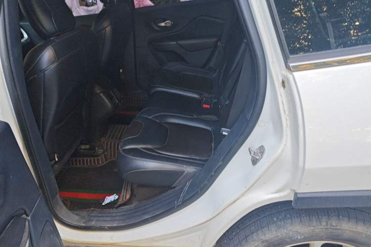 Used Jeep Cherokee 2016 2.4L Leading Edition Left Rear Seat
