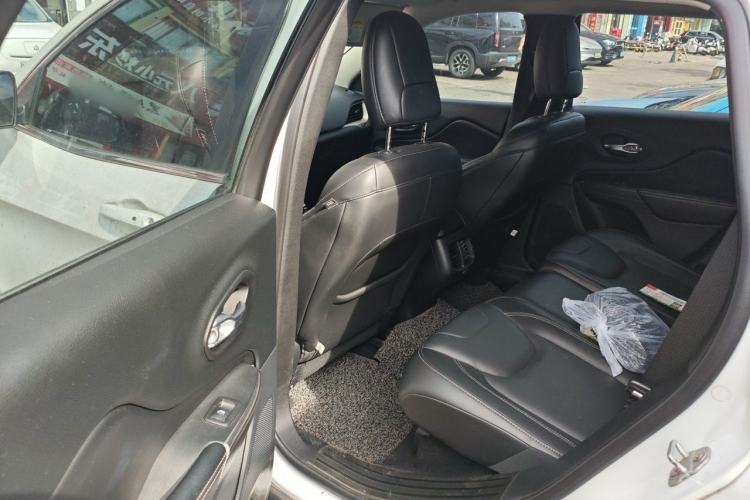 Used Jeep Cherokee 2016 2.0L Superior Edition Left Rear Seat