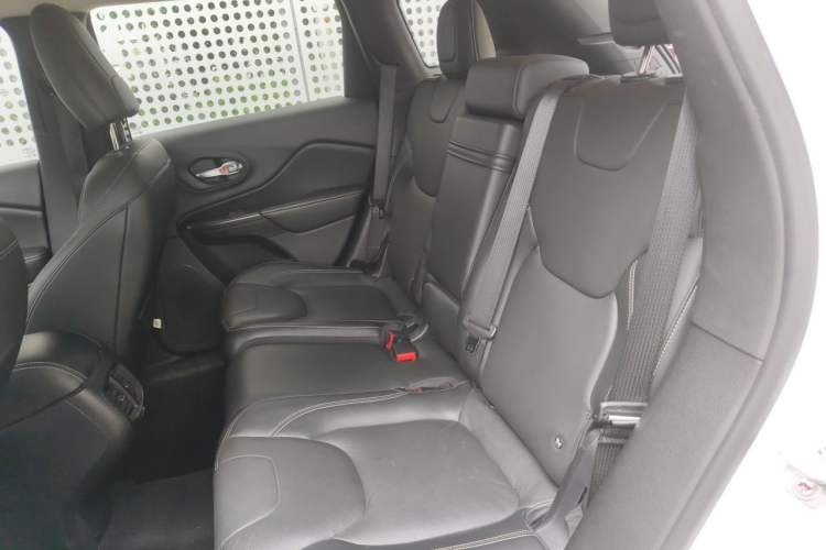 Used Jeep Cherokee 2016 2.0L Superior Edition Left Rear Seat