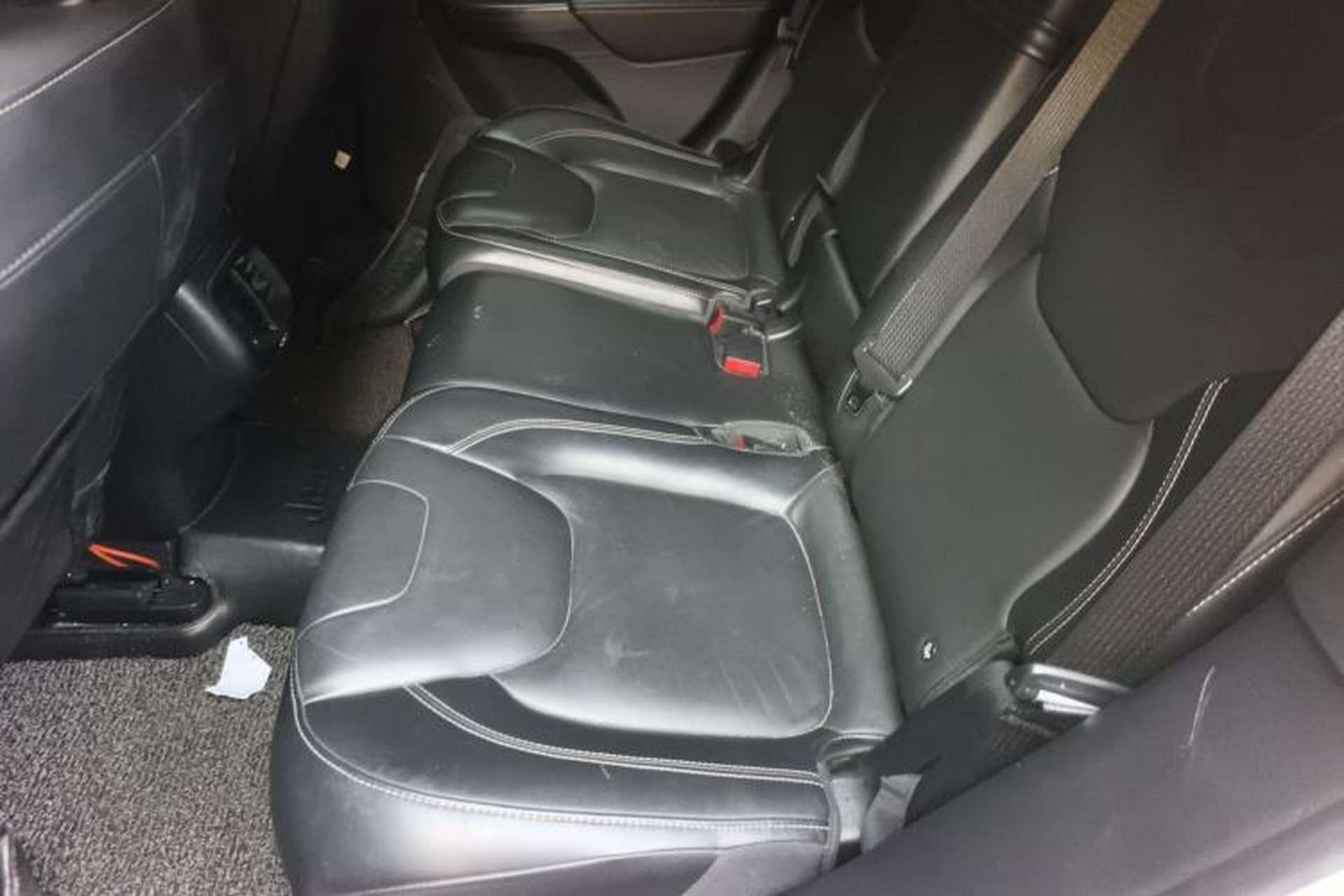 Used Jeep Cherokee 2016 2.0L Superior Edition Left Rear Seat