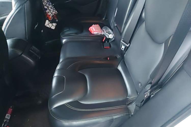 Used Jeep Cherokee 2016 2.4L Superior Edition Left Rear Seat