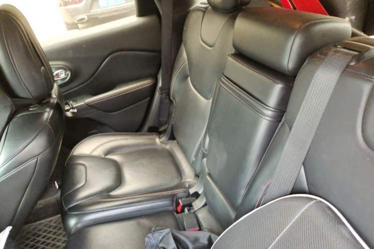 Used Jeep Cherokee 2016 2.4L 75th Anniversary Edition Left Rear Seat
