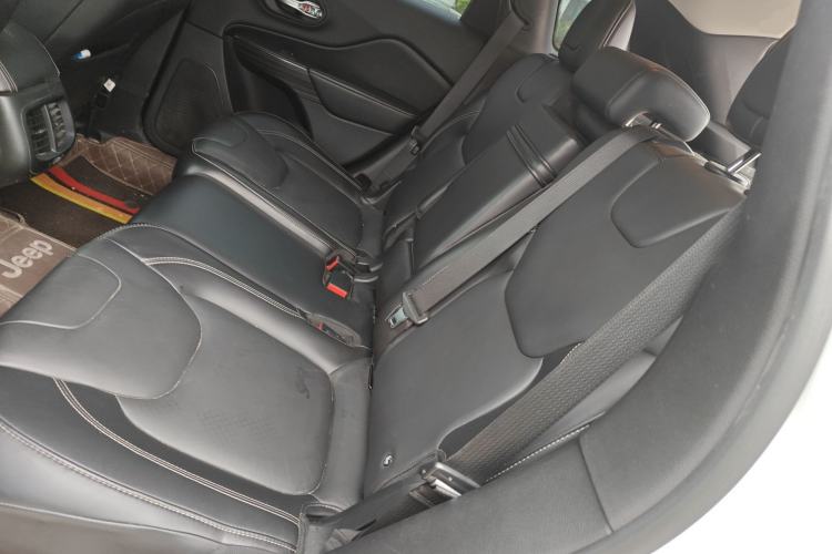 Used Jeep Cherokee 2016 2.0L Superior Edition Left Rear Seat