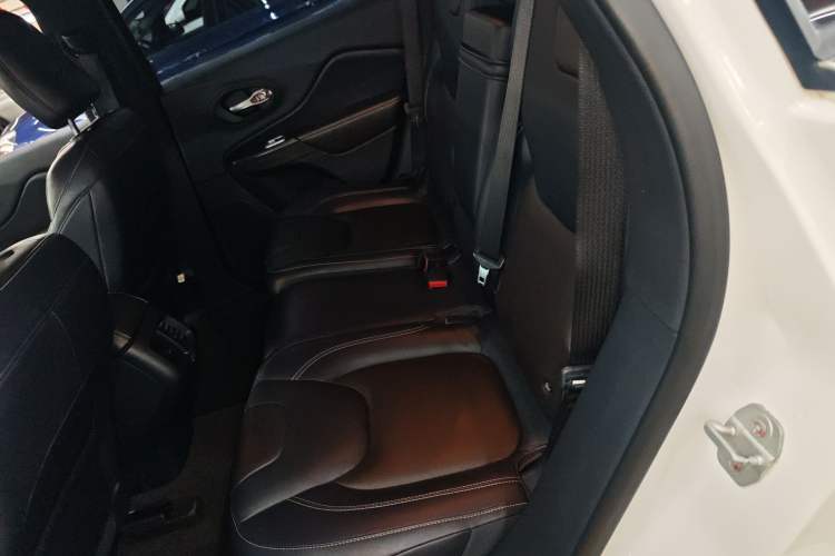 Used Jeep Cherokee 2016 2.4L Leading Edition Left Rear Seat